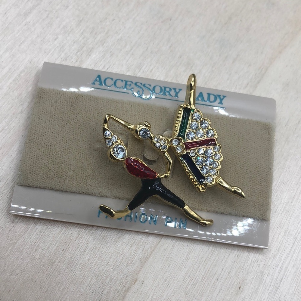New old stock vintage dancers dancing couple brooch.